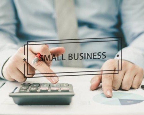 因公司太小，很多人都想跳槽到大公司，一直留不住人才，内部人心不稳，老板该怎么办？