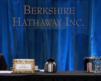 巴菲特和芒格谈中国：中国政府会让企业蓬勃发展