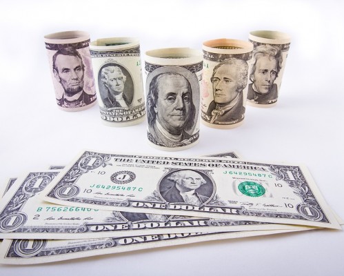 鼎融金服新疆鼎融亿鑫商务信息咨询